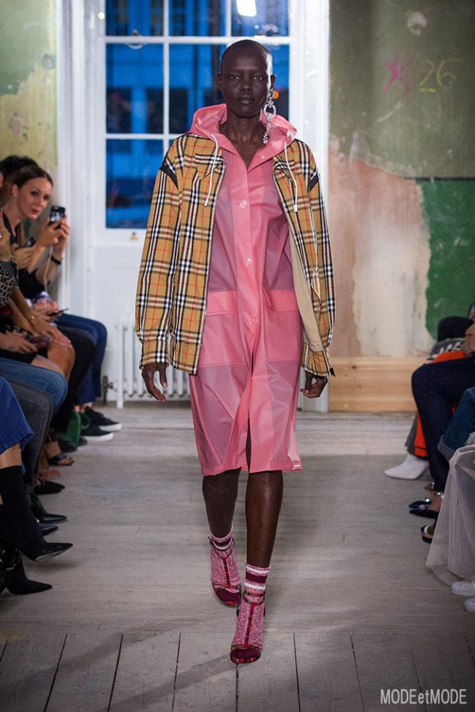 BURBERRY_ss18_012