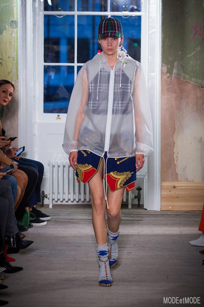 BURBERRY_ss18_015