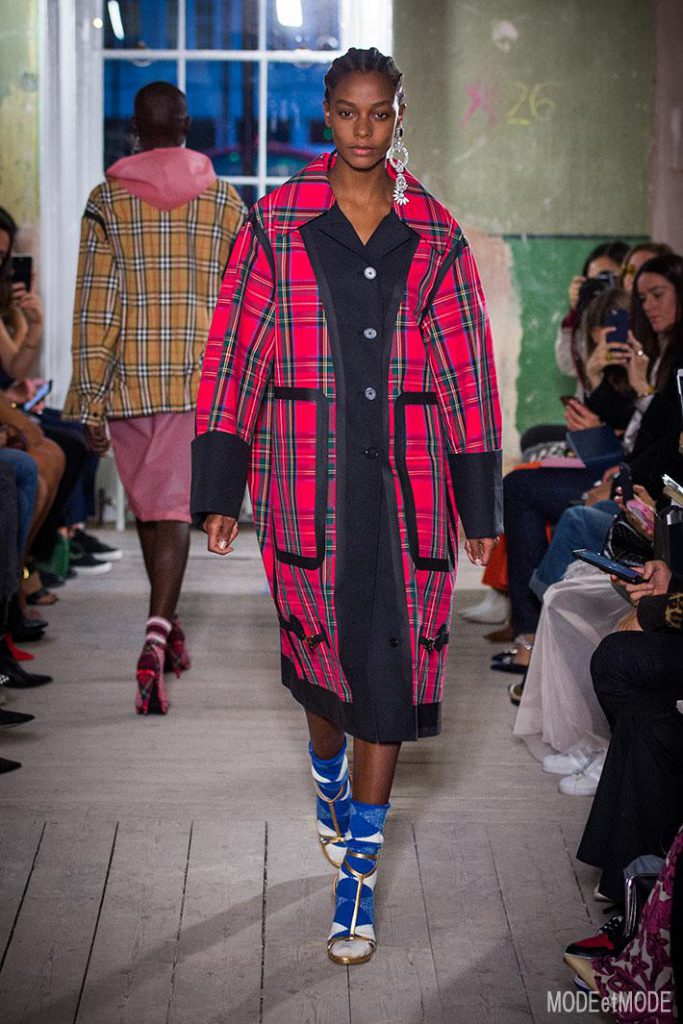 BURBERRY_ss18_016