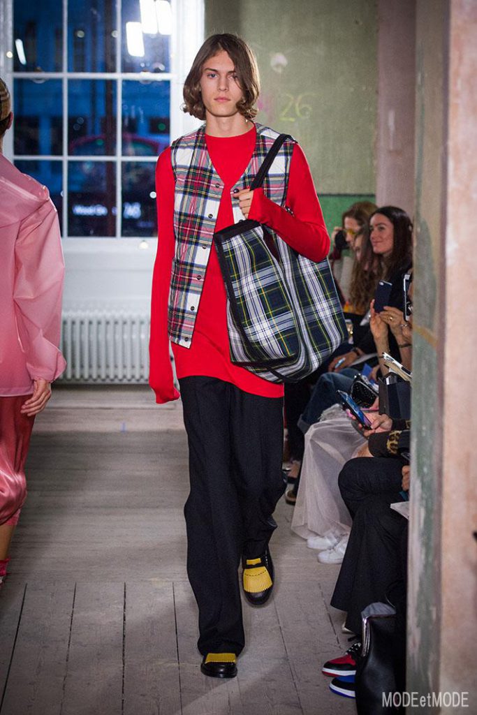 BURBERRY_ss18_018