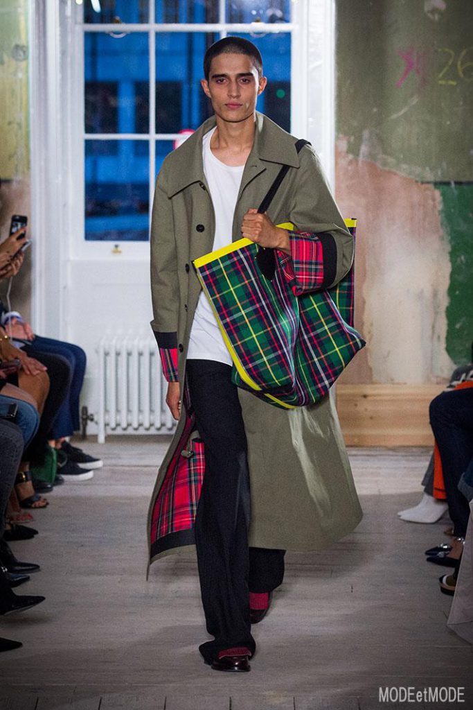 BURBERRY_ss18_045