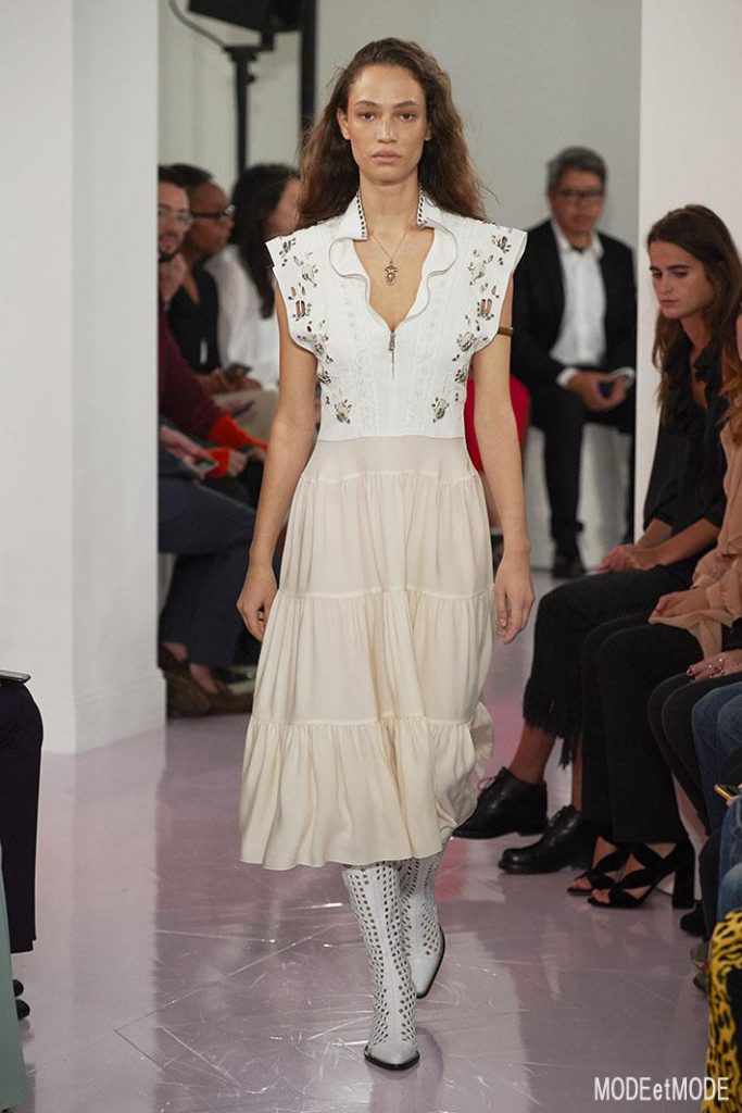CHLOE_ss18_001