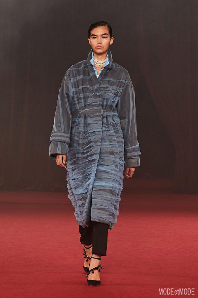 OFF_WHITE_Virgil_Abloh_ss18_029