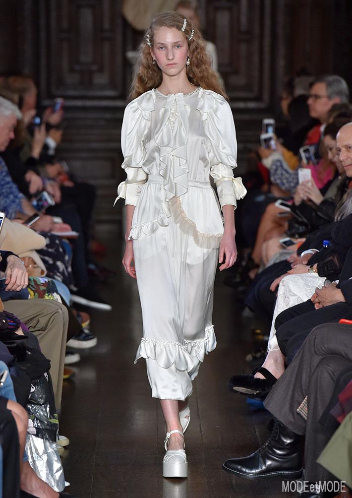 SIMONE_ROCHA_ss18_002