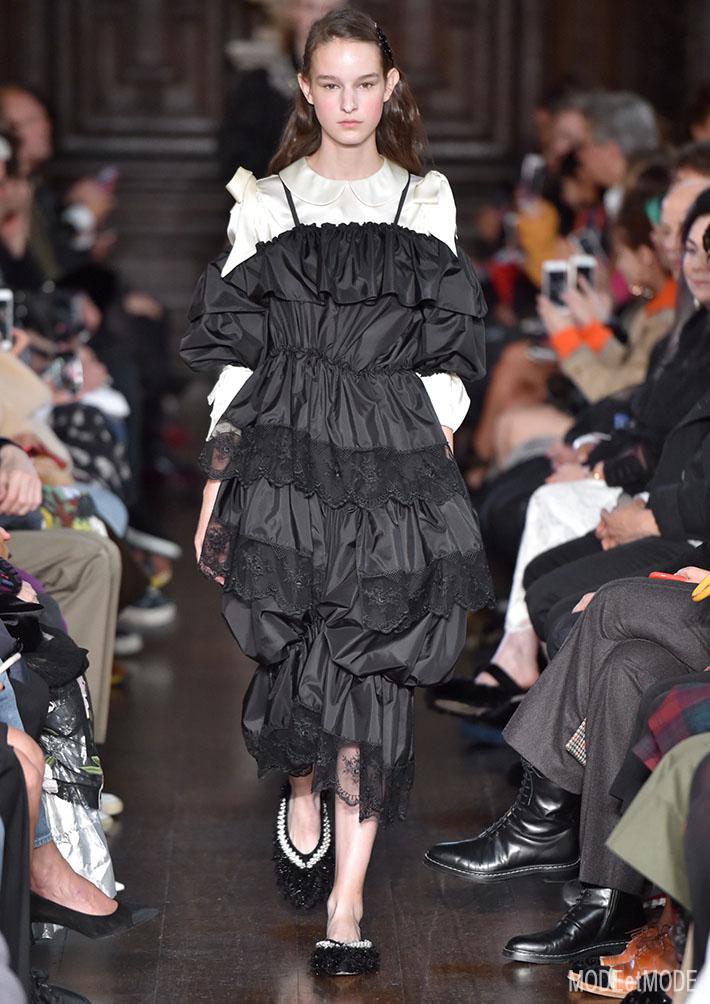 SIMONE_ROCHA_ss18_010