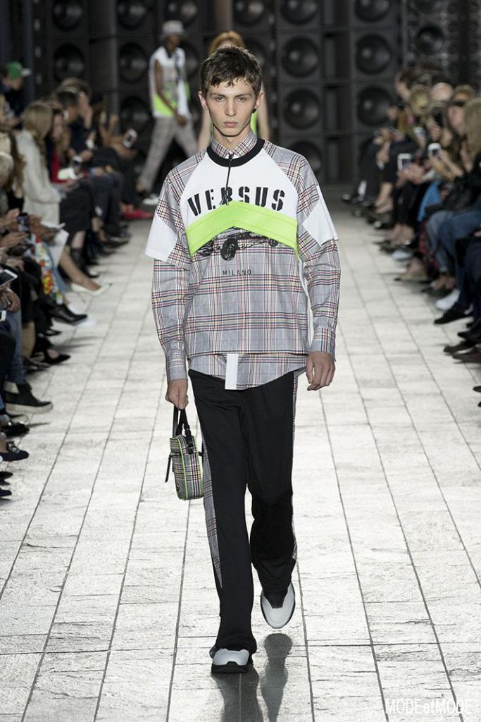 VERSUS_VERSAC_ss18_010