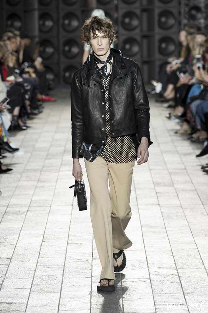 VERSUS_VERSAC_ss18_027