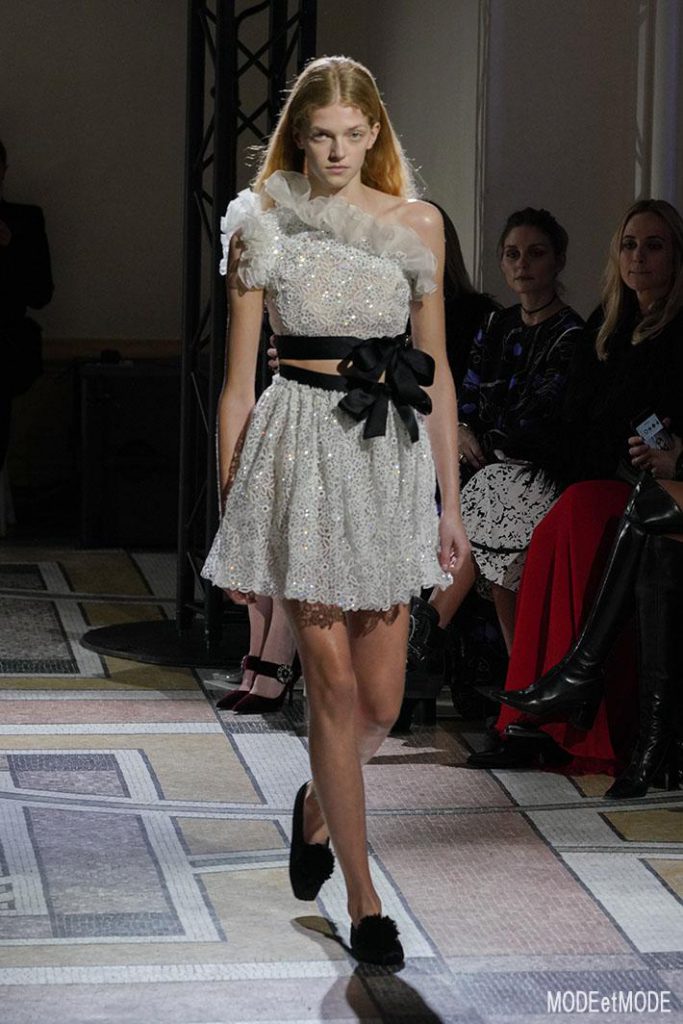 giambattista-valli_ss18hc_007