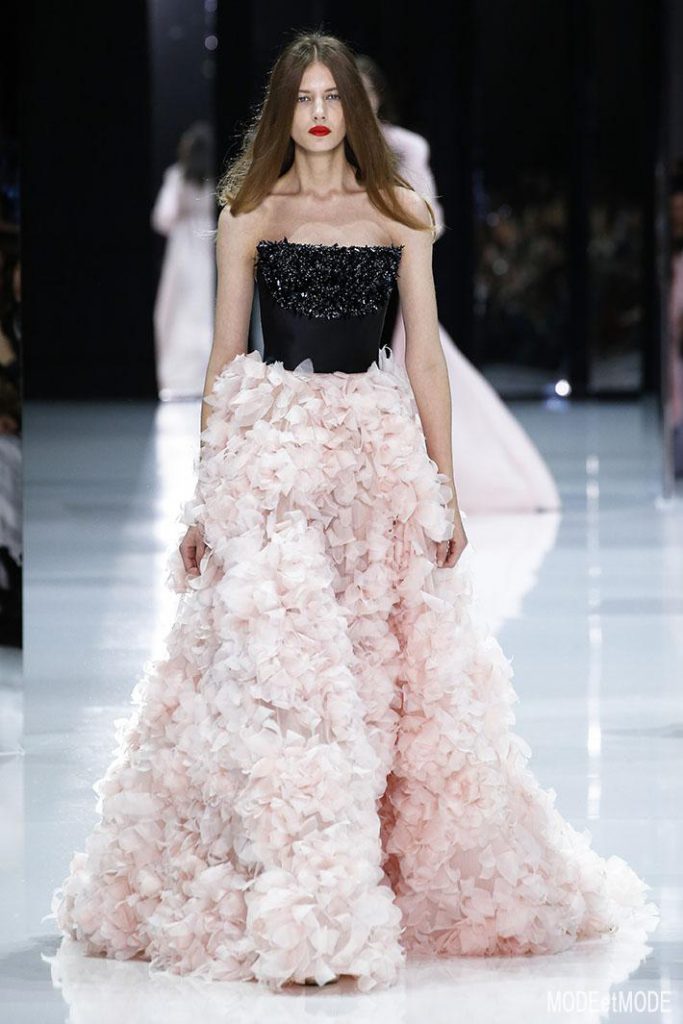 Ralph & Russo : Runway – Paris Fashion Week – Haute Couture Fall/Winter 2016-2017