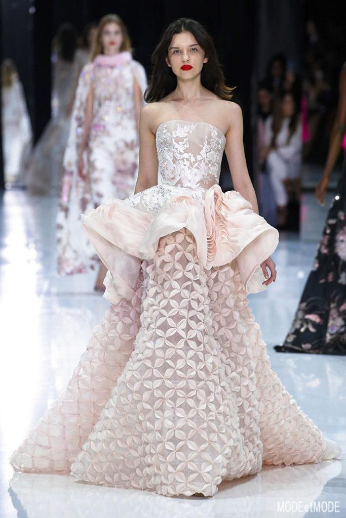 Ralph & Russo : Runway – Paris Fashion Week – Haute Couture Fall/Winter 2016-2017