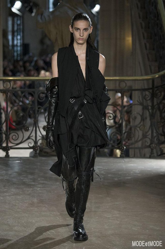 ann_demeulemeester_aw18_003