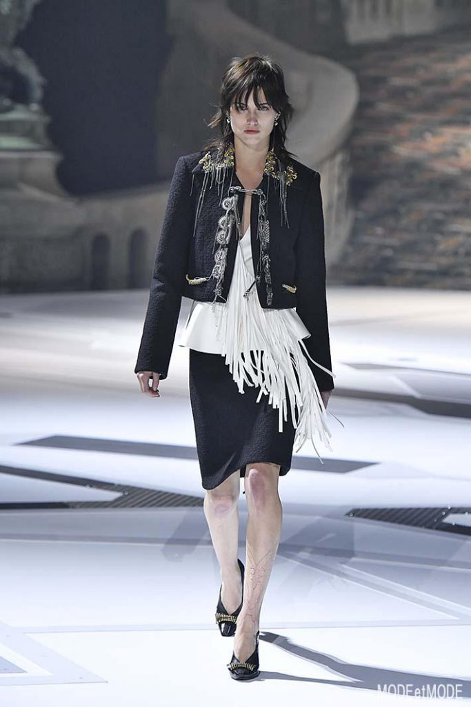 Louis Vuitton Paris Womenswear Fall Winter 2018-2019 Paris February/March 2018