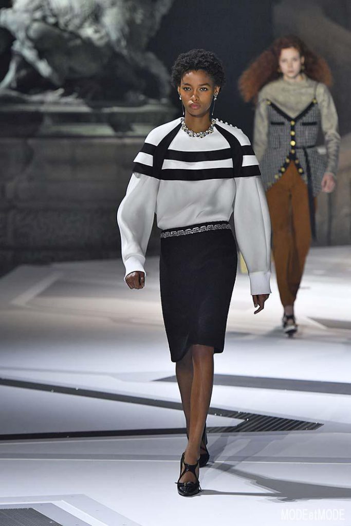 Louis Vuitton Paris Womenswear Fall Winter 2018-2019 Paris February/March 2018