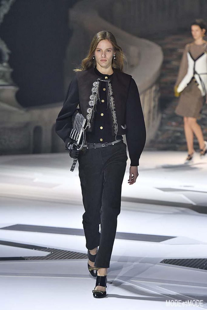 Louis Vuitton Paris Womenswear Fall Winter 2018-2019 Paris February/March 2018
