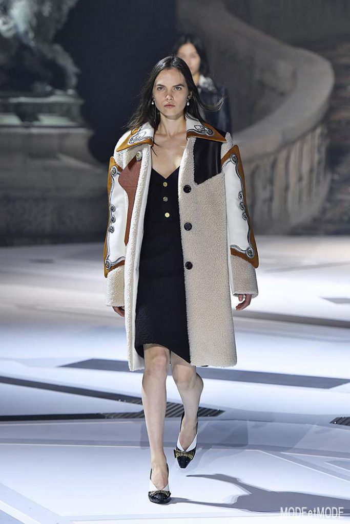 Louis Vuitton Paris Womenswear Fall Winter 2018-2019 Paris February/March 2018