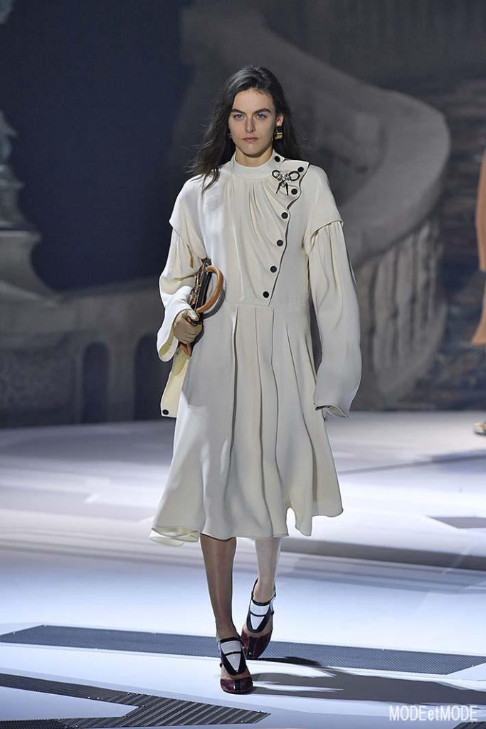 Louis Vuitton Paris Womenswear Fall Winter 2018-2019 Paris February/March 2018