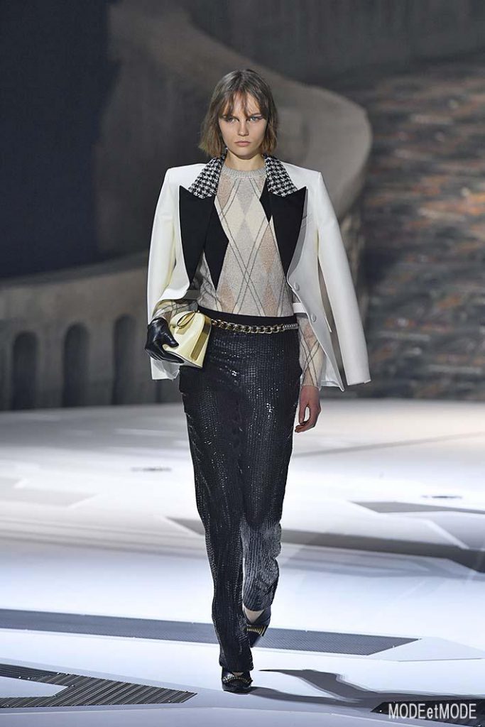 Louis Vuitton Paris Womenswear Fall Winter 2018-2019 Paris February/March 2018