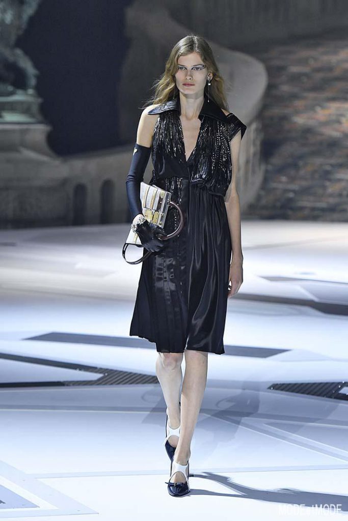 Louis Vuitton Paris Womenswear Fall Winter 2018-2019 Paris February/March 2018