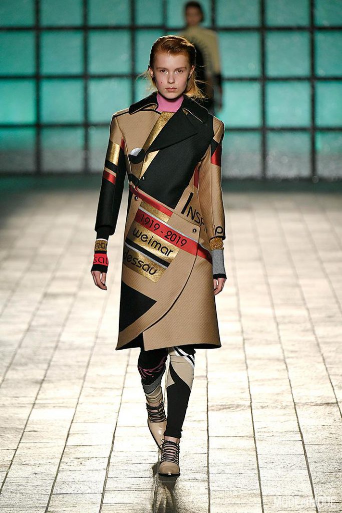 mary_katrantzou_aw18_001