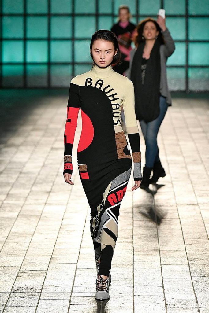 mary_katrantzou_aw18_002