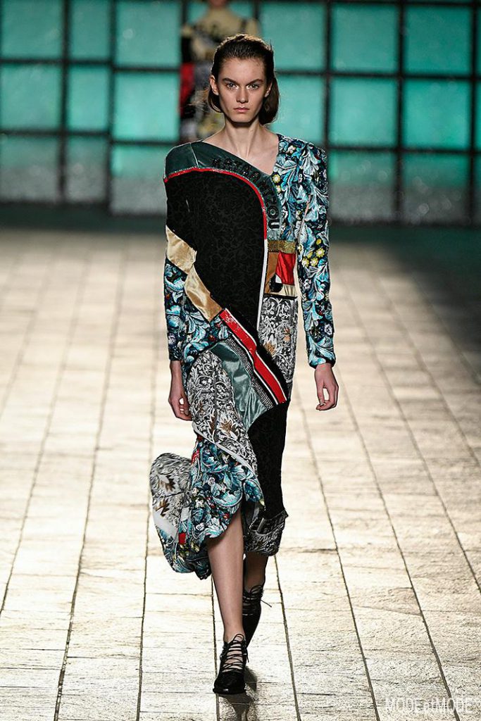 mary_katrantzou_aw18_005