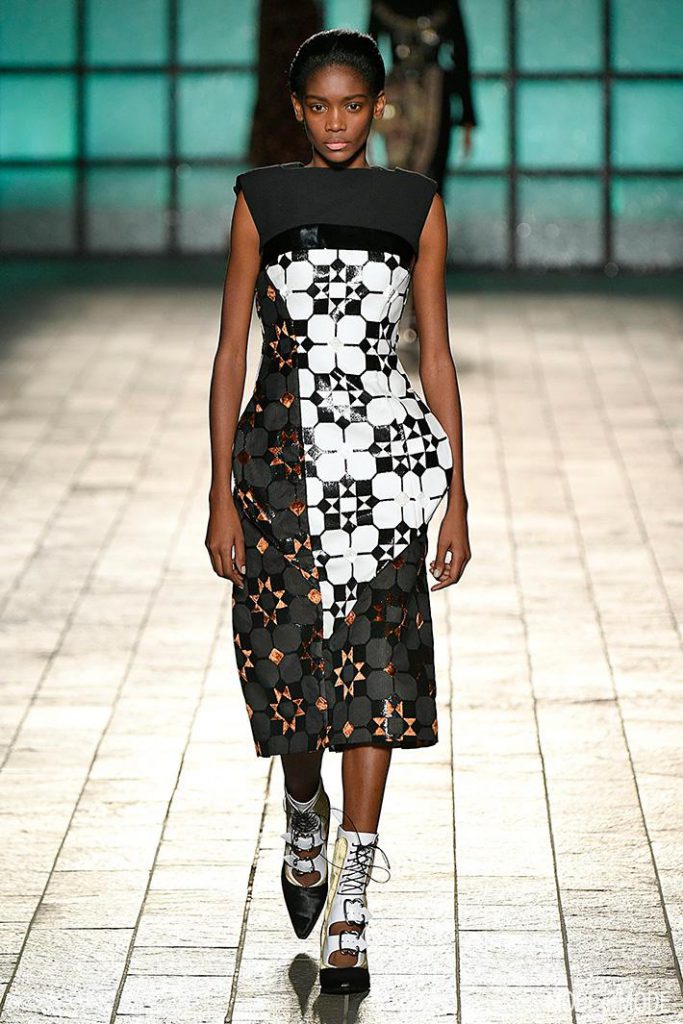 mary_katrantzou_aw18_016