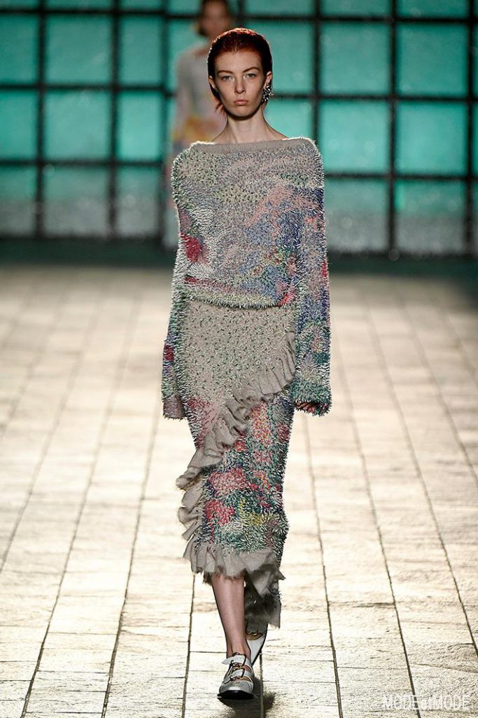 mary_katrantzou_aw18_021