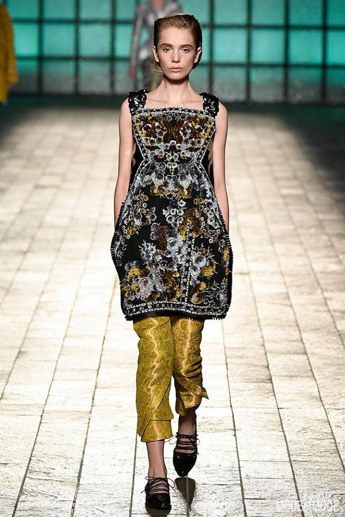 mary_katrantzou_aw18_029