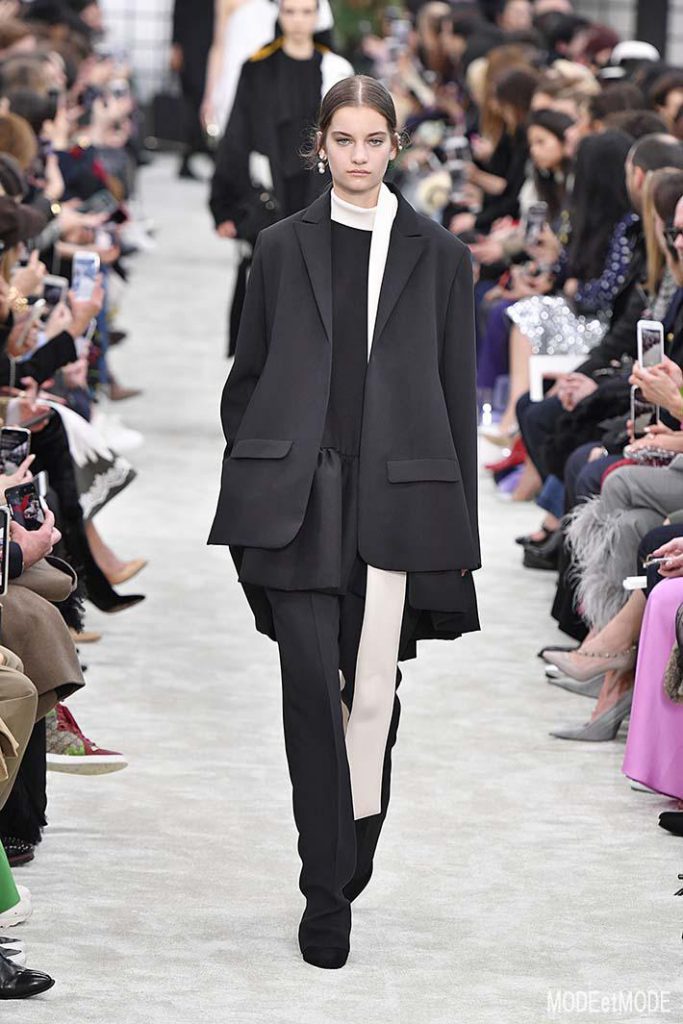 Valentino Paris Womenswear Fall Winter 2018-2019 Paris February/March 2018