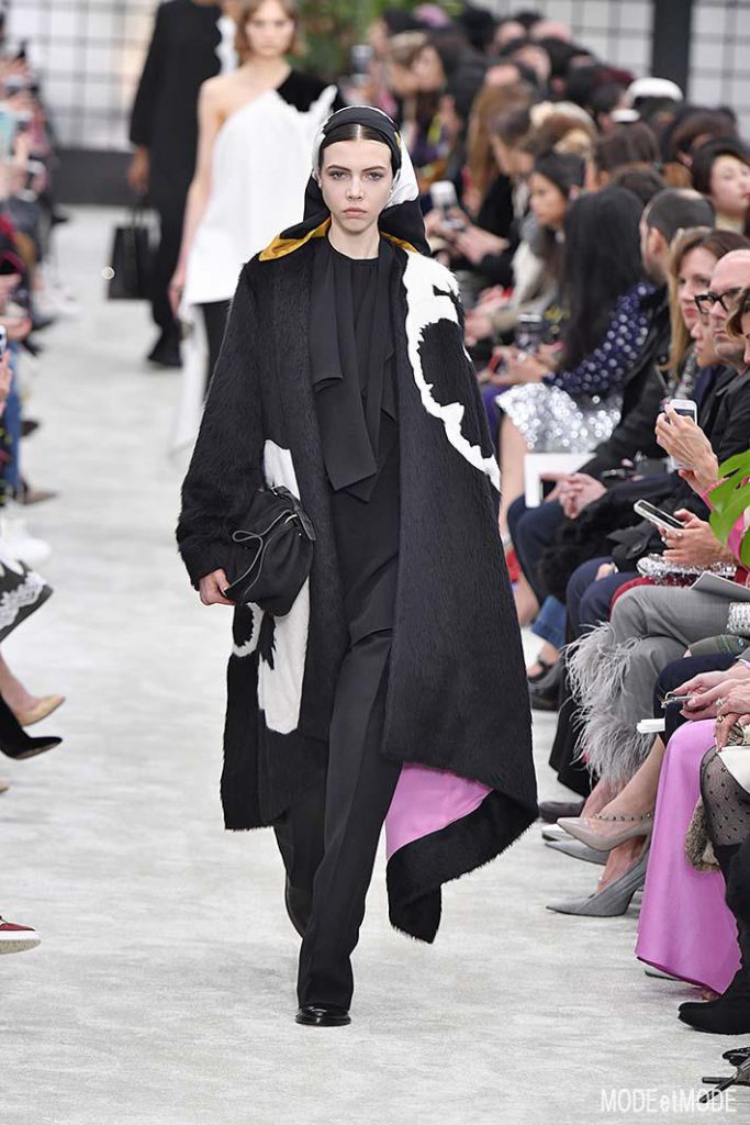 Valentino Paris Womenswear Fall Winter 2018-2019 Paris February/March 2018