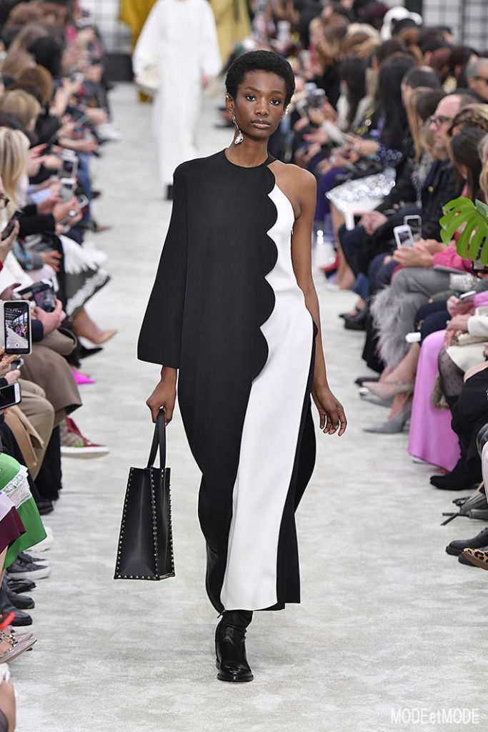 Valentino Paris Womenswear Fall Winter 2018-2019 Paris February/March 2018