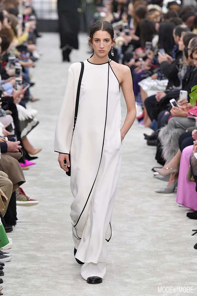 Valentino Paris Womenswear Fall Winter 2018-2019 Paris February/March 2018