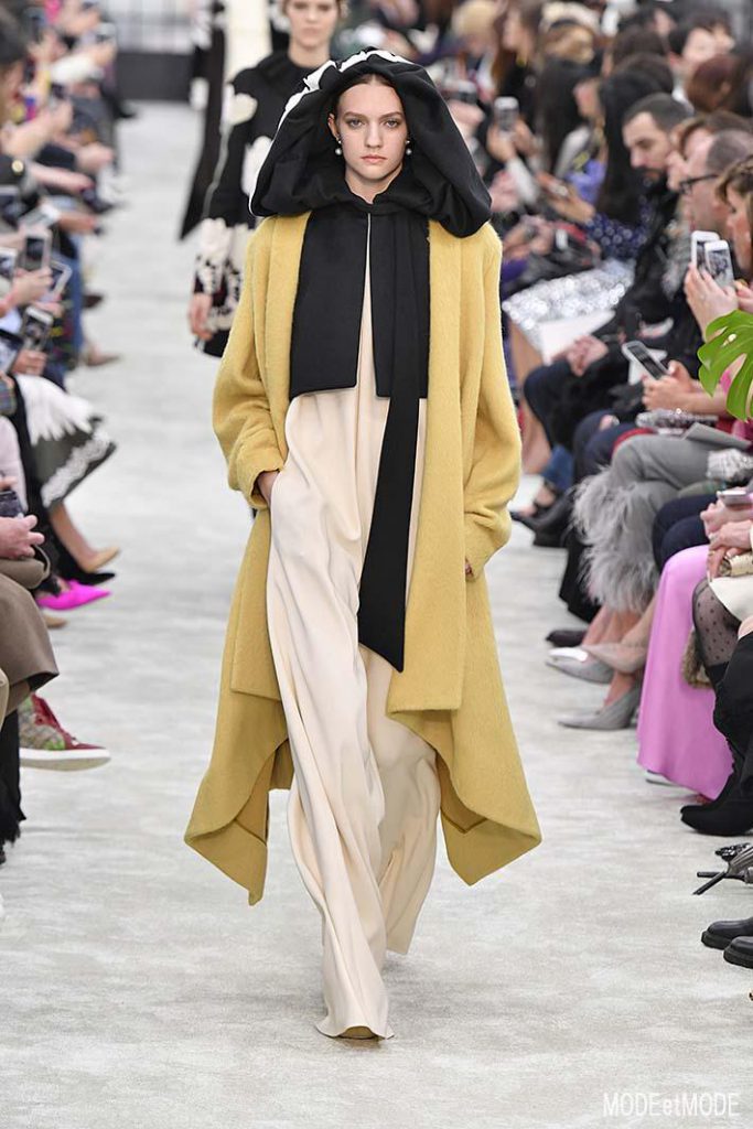 Valentino Paris Womenswear Fall Winter 2018-2019 Paris February/March 2018