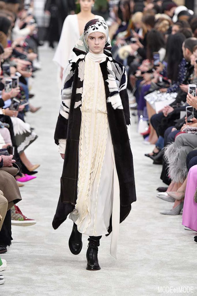 Valentino Paris Womenswear Fall Winter 2018-2019 Paris February/March 2018