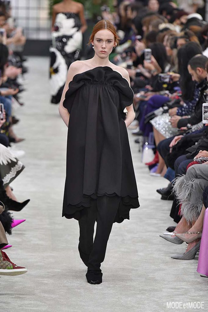 Valentino Paris Womenswear Fall Winter 2018-2019 Paris February/March 2018