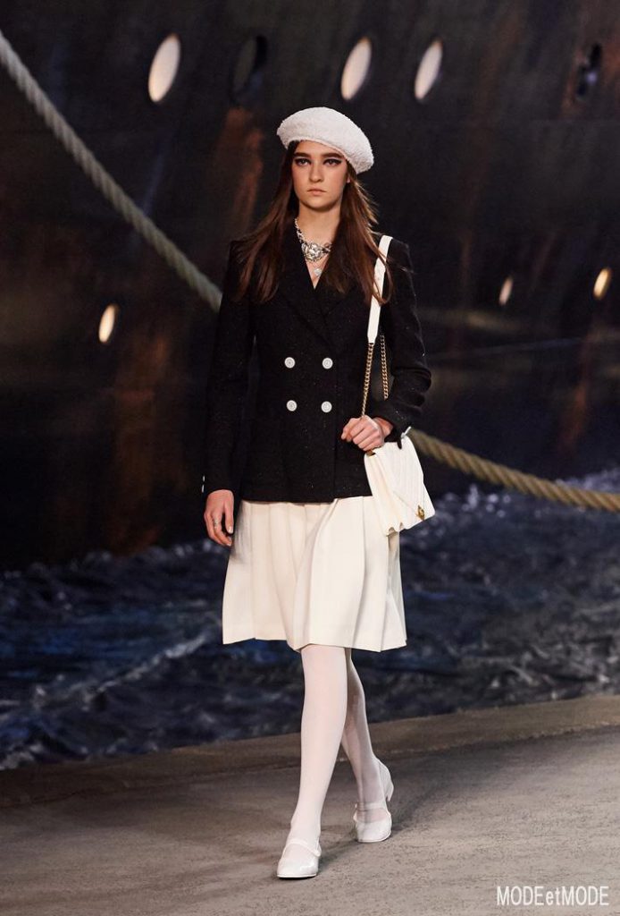 chanel_cruise_aw18hc_005