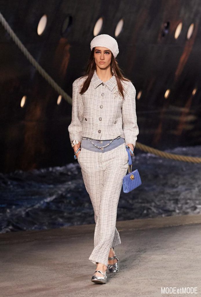 chanel_cruise_aw18hc_010