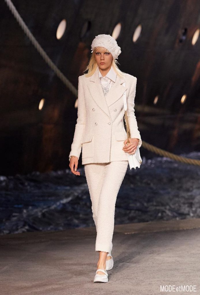 chanel_cruise_aw18hc_027