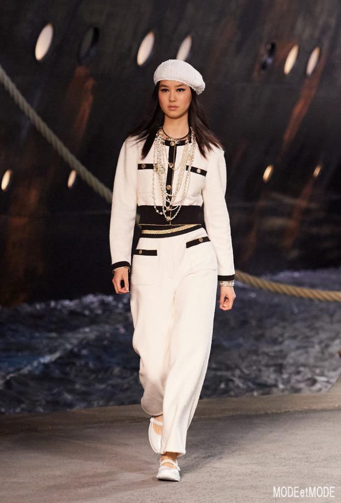chanel_cruise_aw18hc_052