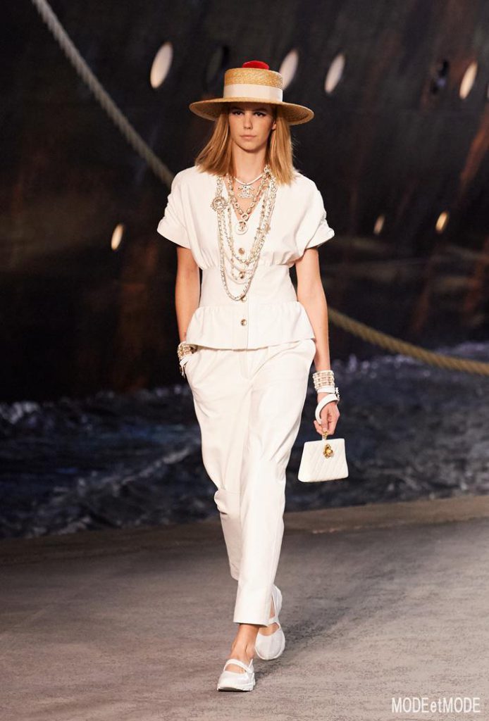 chanel_cruise_aw18hc_054