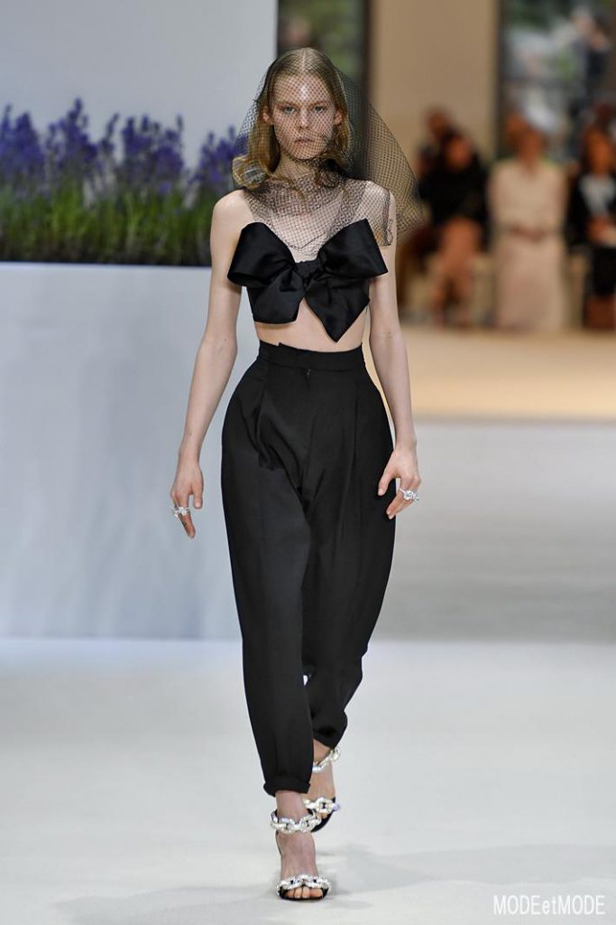 Giambattista Valli Haute Couture Paris Fall Winter 2018/19 Paris July 2018