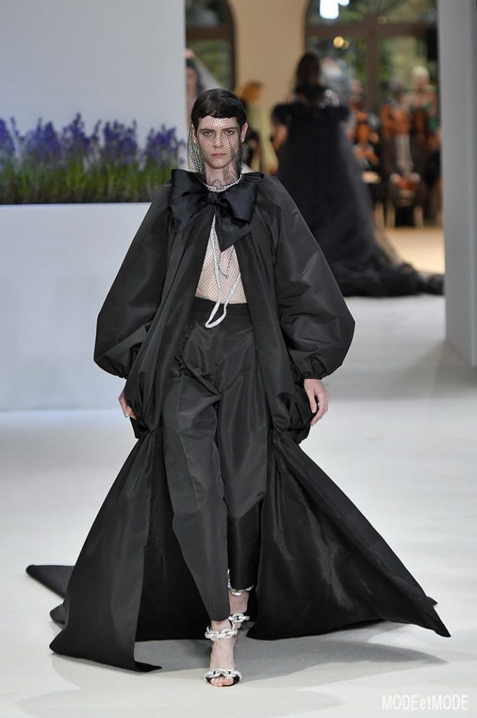 Giambattista Valli Haute Couture Paris Fall Winter 2018/19 Paris July 2018