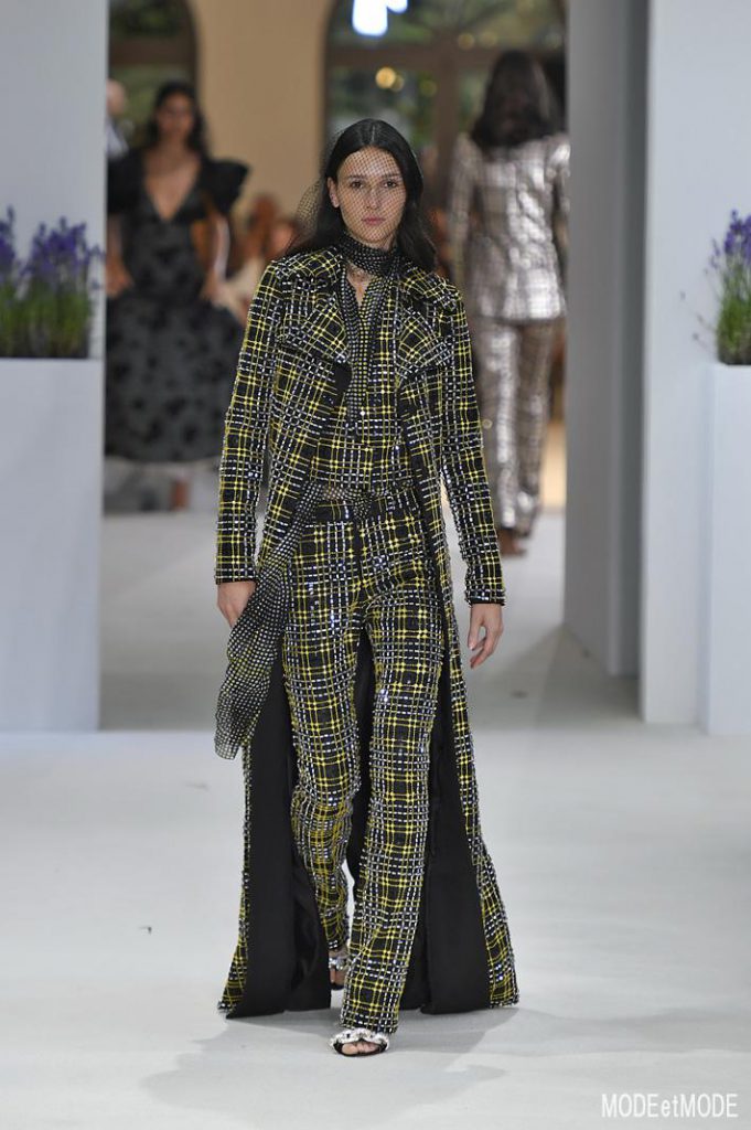 Giambattista Valli Haute Couture Paris Fall Winter 2018/19 Paris July 2018