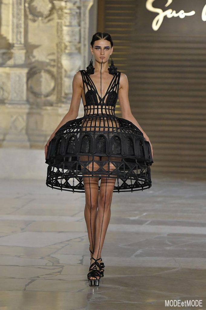 Guo Pei Haute Couture Paris Fall Winter 2018/19 Paris July 2018