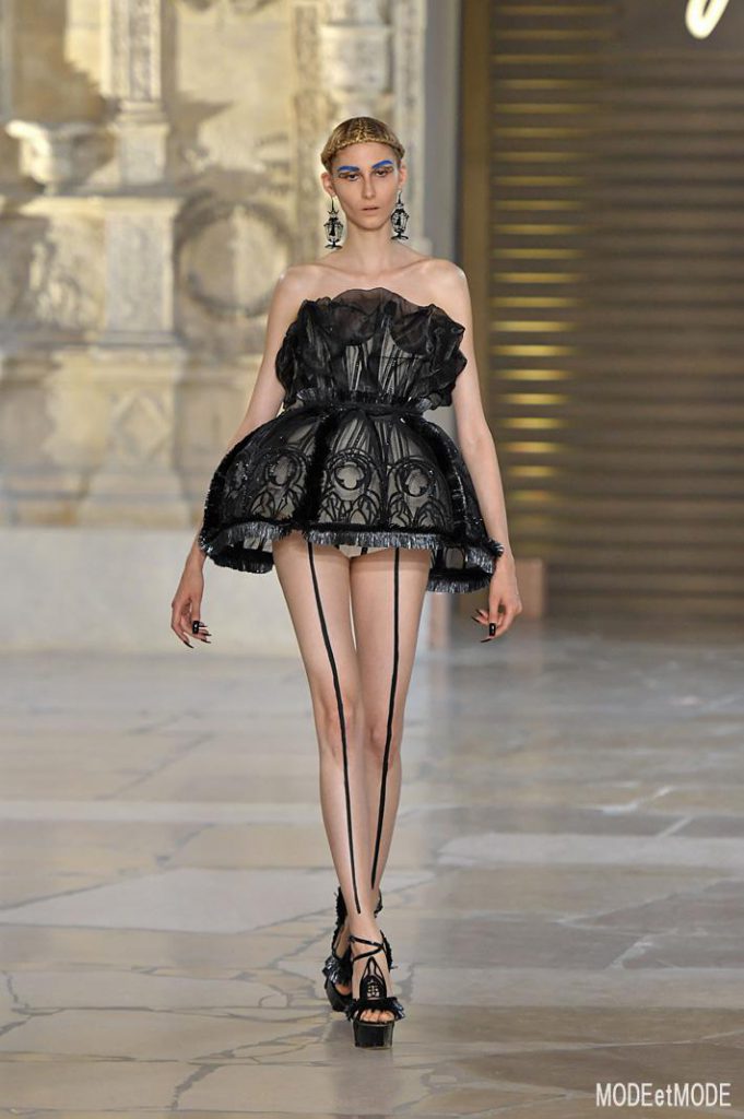 Guo Pei Haute Couture Paris Fall Winter 2018/19 Paris July 2018