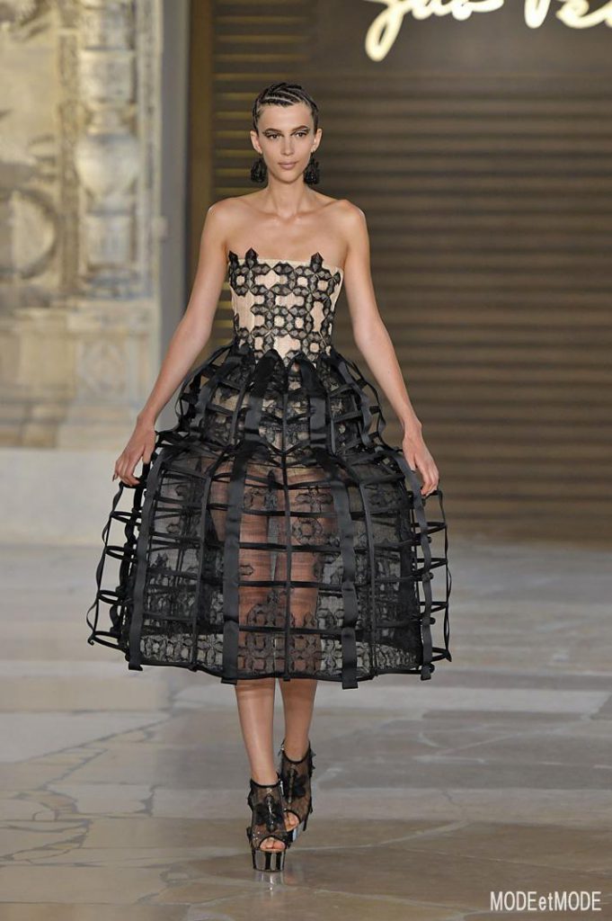 Guo Pei Haute Couture Paris Fall Winter 2018/19 Paris July 2018