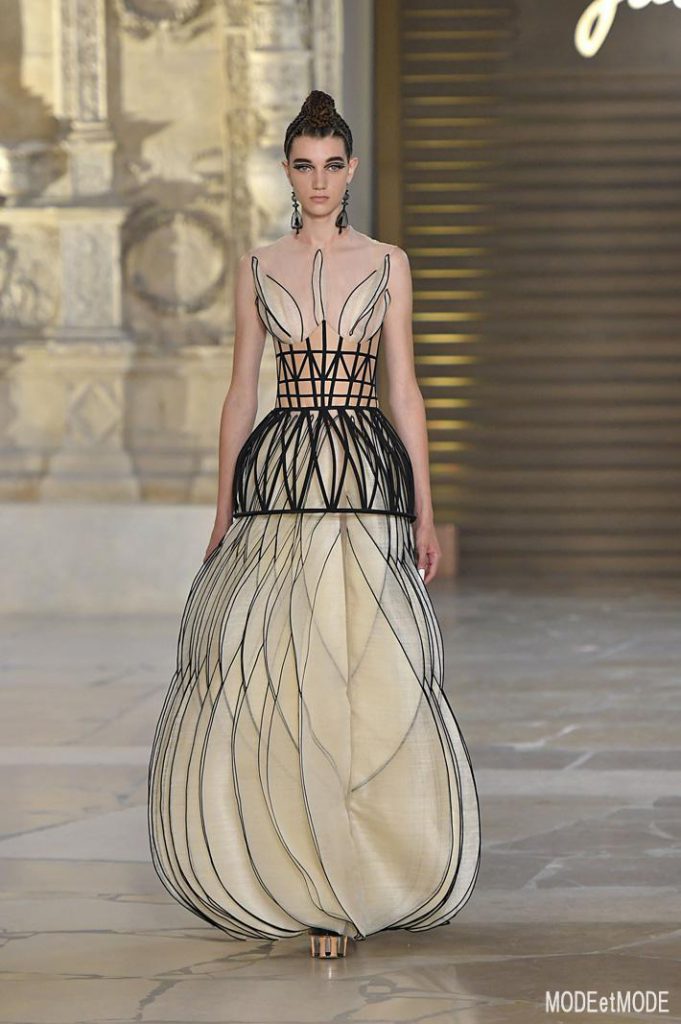 Guo Pei Haute Couture Paris Fall Winter 2018/19 Paris July 2018