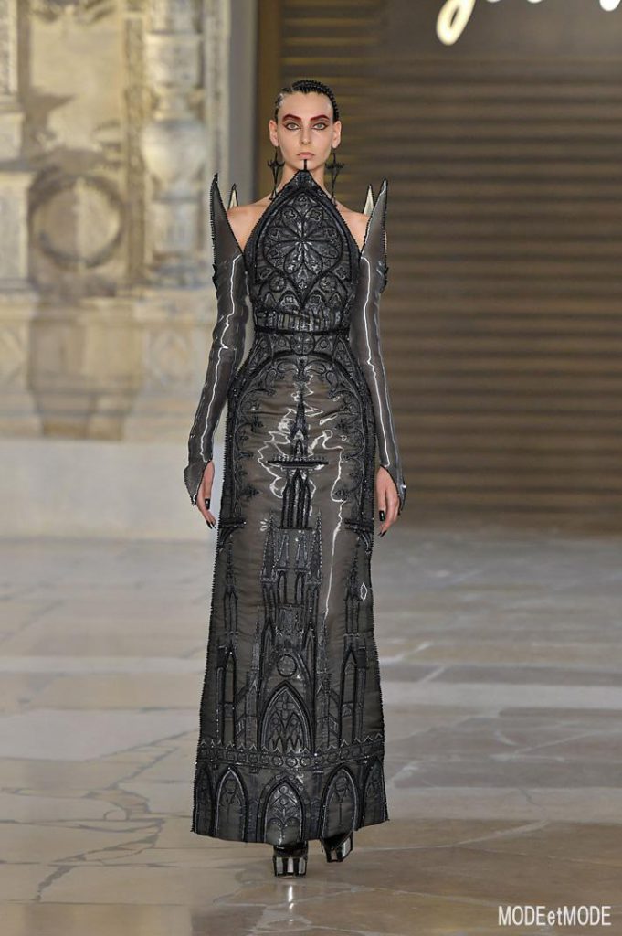 Guo Pei Haute Couture Paris Fall Winter 2018/19 Paris July 2018
