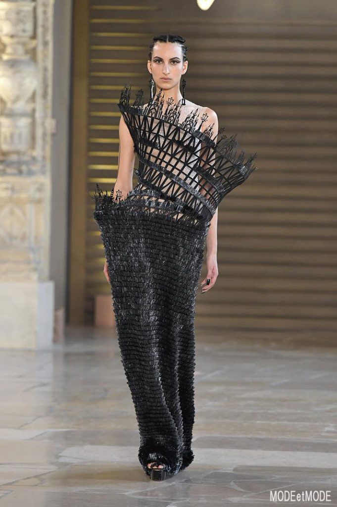 Guo Pei Haute Couture Paris Fall Winter 2018/19 Paris July 2018