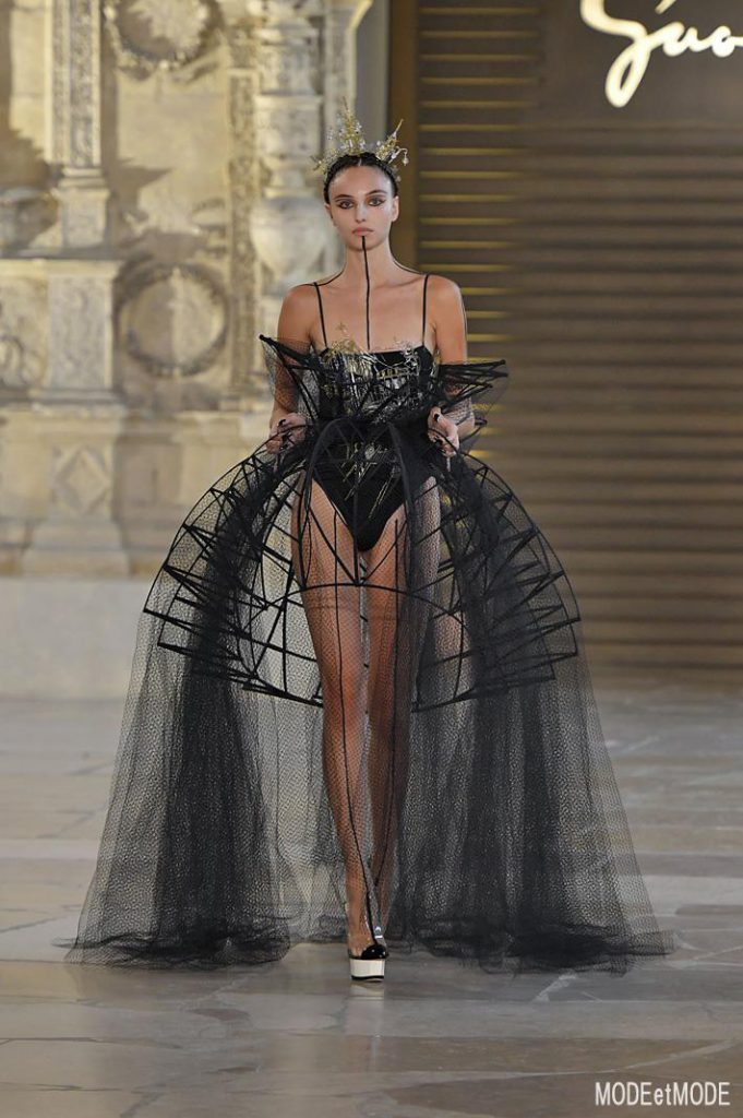 Guo Pei Haute Couture Paris Fall Winter 2018/19 Paris July 2018